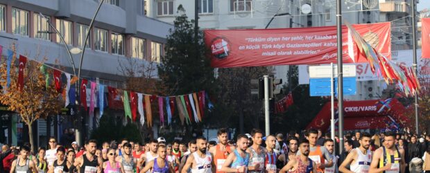 MARATONDA BİNİ AŞKIN PROFESYONEL ATLET TER DÖKECEK